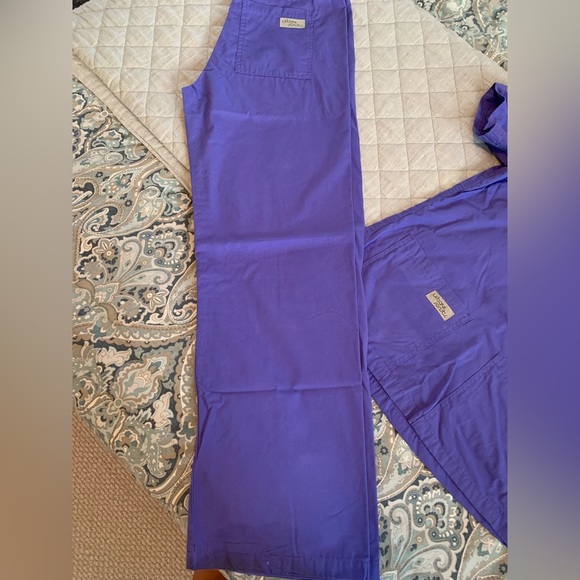 NWOT Urbane Scrub Set - Picture 9 of 12